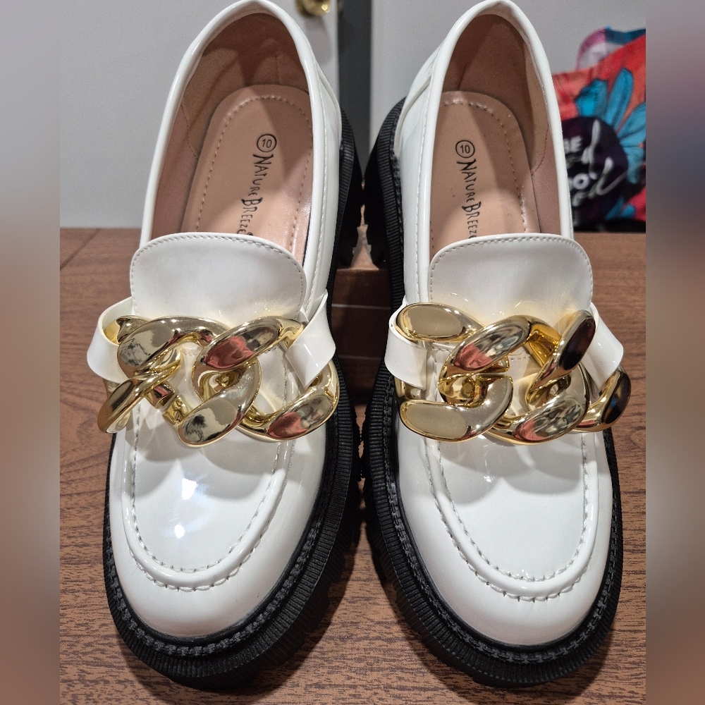 NWOB Nature Breeze white lug sole shoes